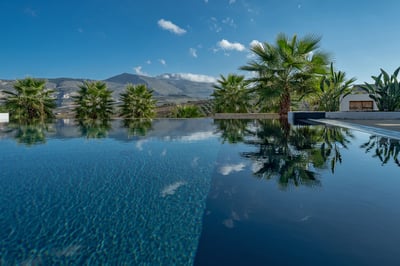 Luxury Villa Photo #2