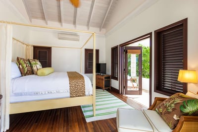 Luxury Villa Photo #26