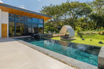 Luxury Villa Photo #4