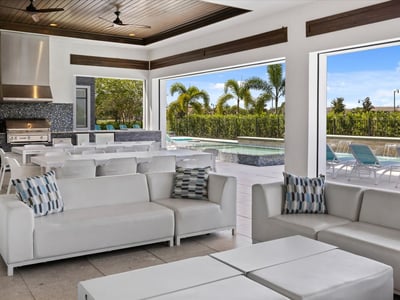 Luxury Villa Photo #12