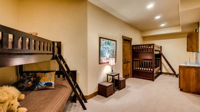 Bunkroom sleeps 5 on lower level, hall bath