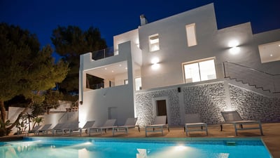 Luxury Villa Photo #2