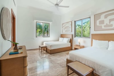 Luxury Villa Photo #38