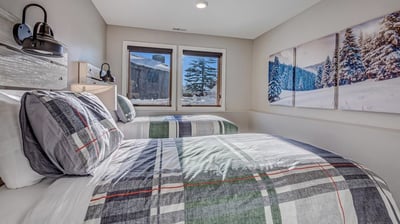 Twin bedroom on lower level