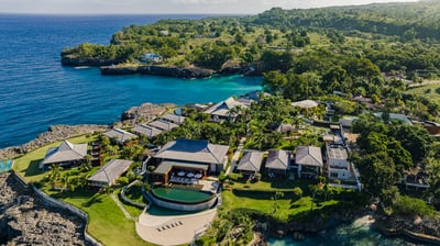 Luxury Villa Photo #3