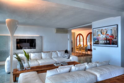 Luxury Villa Photo #14