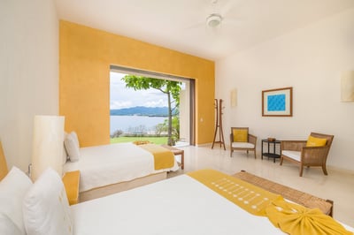 Luxury Villa Photo #41
