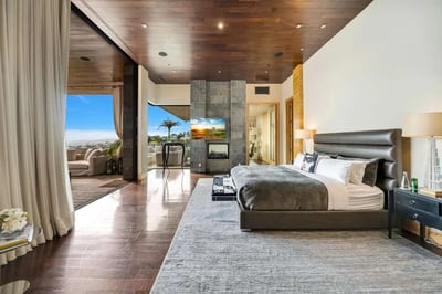 Luxury Villa Photo #29