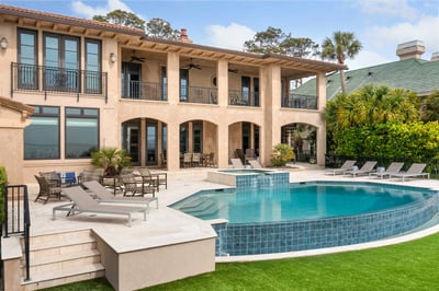 Luxury Villa Photo #6