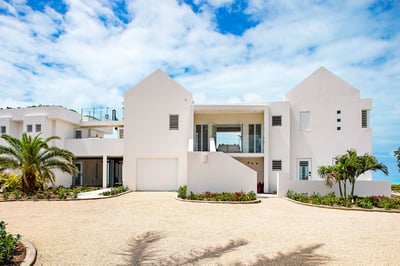 Luxury Villa Photo #11