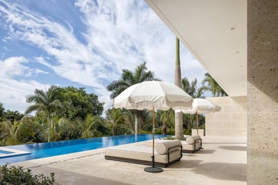 Luxury Villa Photo #2