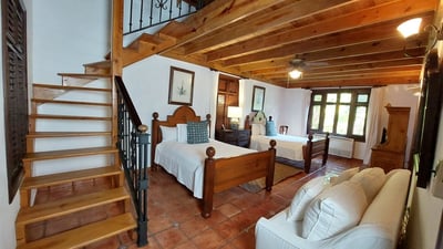Luxury Villa Photo #22