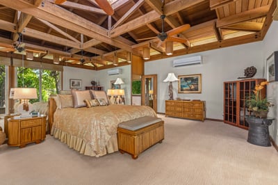 Luxury Villa Photo #26