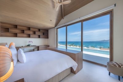 Luxury Villa Photo #49