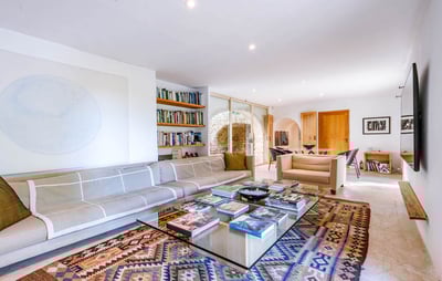 Luxury Villa Photo #25