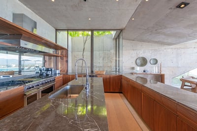 Luxury Villa Photo #22