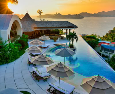 Luxury Villa Photo #4