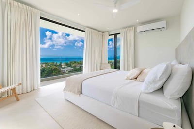 Luxury Villa Photo #28