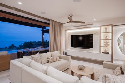 Luxury Villa Photo #22