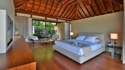 Luxury Villa Photo #18