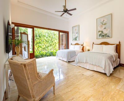 Luxury Villa Photo #30