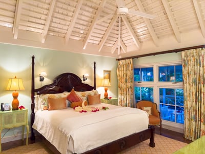 Luxury Villa Photo #12