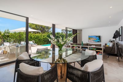 Luxury Villa Photo #12