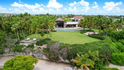 Luxury Villa Photo #11
