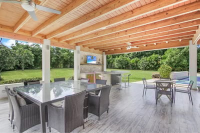 Luxury Villa Photo #13