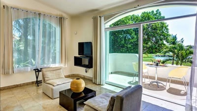 Luxury Villa Photo #15
