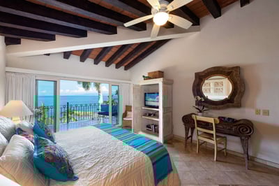 Luxury Villa Photo #26