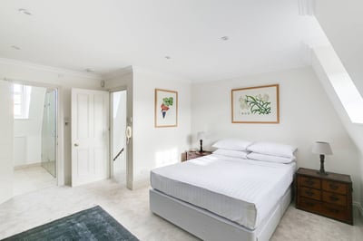 Luxury Villa Photo #11