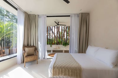 Luxury Villa Photo #25