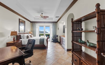 Luxury Villa Photo #18