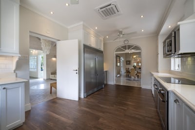 Luxury Villa Photo #10