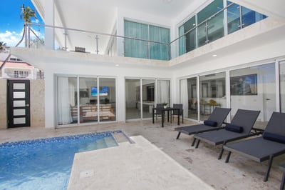 Luxury Villa Photo #6