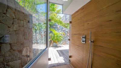 Luxury Villa Photo #39