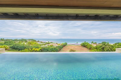 Luxury Villa Photo #3