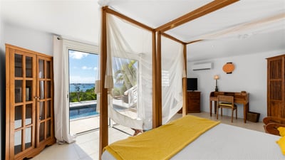 Luxury Villa Photo #60