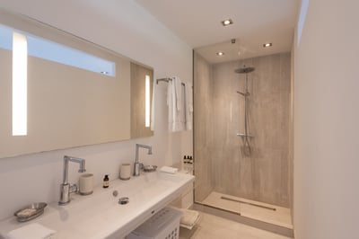 Luxury Villa Photo #38