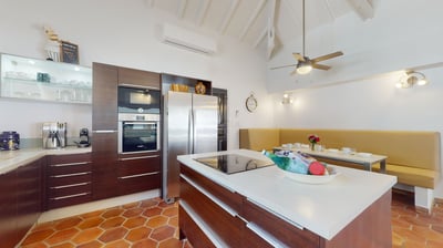 Luxury Villa Photo #17