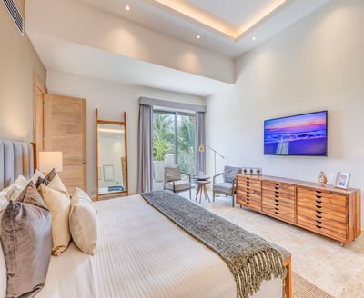 Luxury Villa Photo #22