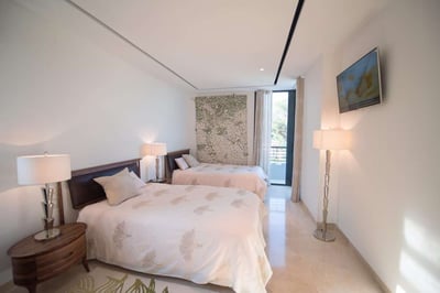 Luxury Villa Photo #21