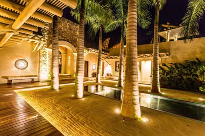 Luxury Villa Photo #13