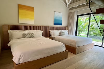 Luxury Villa Photo #30