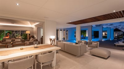 Kitchen & Dining Area