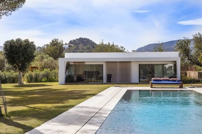 Luxury Villa Photo #4