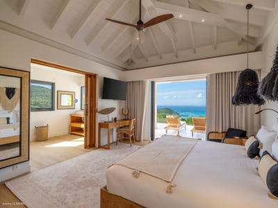 Luxury Villa Photo #37