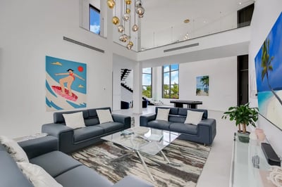 Luxury Villa Photo #26