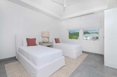 Luxury Villa Photo #15